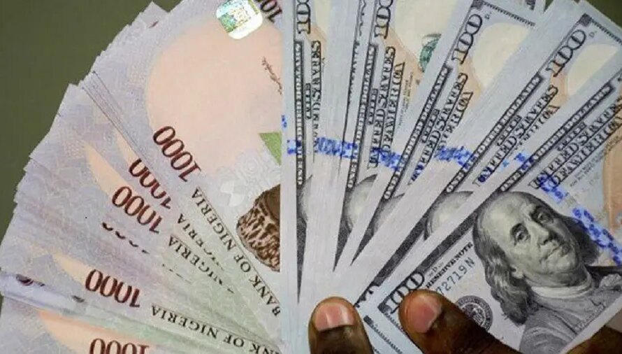 Naira slumps further against dollar despite EFCC raid on speculators